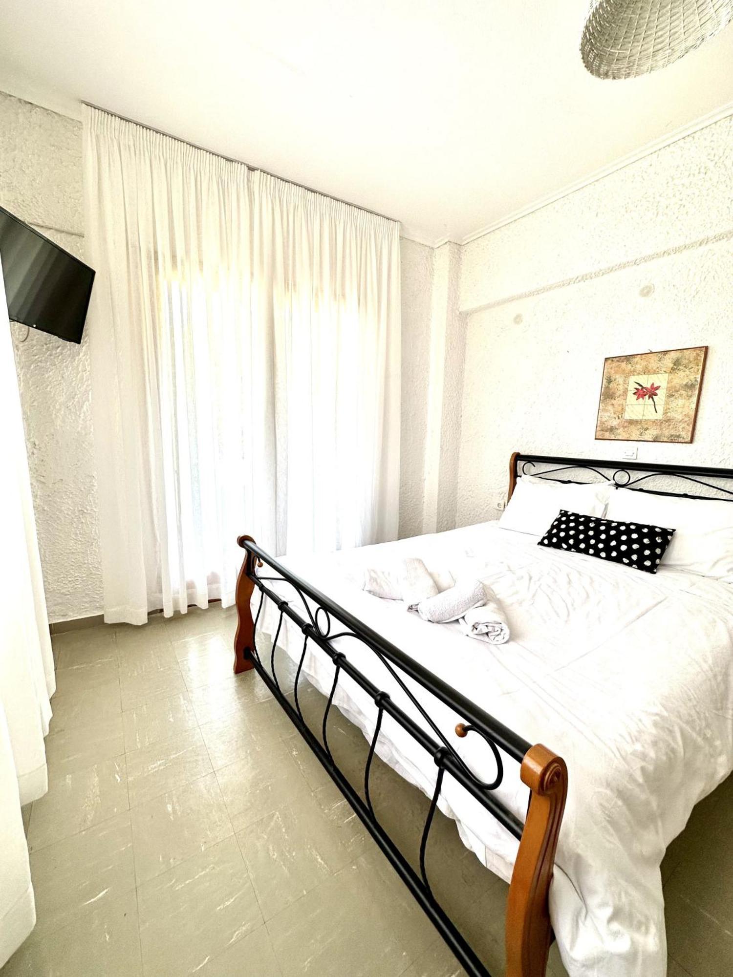 Katerina Apartments 네오스 피르고스 객실 사진
