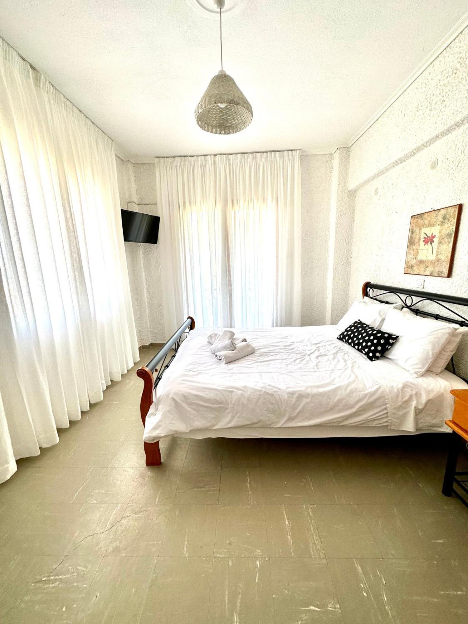 Katerina Apartments 네오스 피르고스 객실 사진