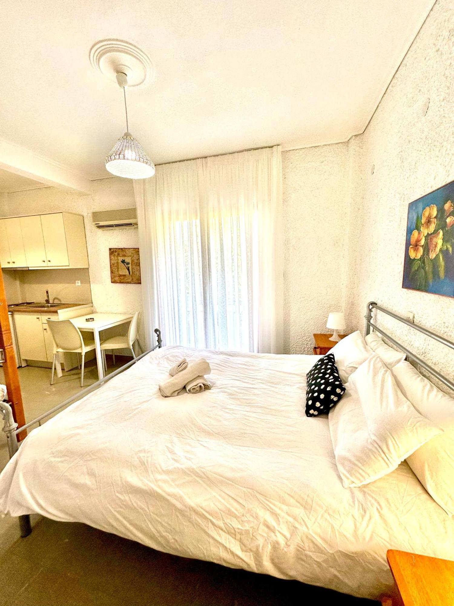 Katerina Apartments 네오스 피르고스 객실 사진