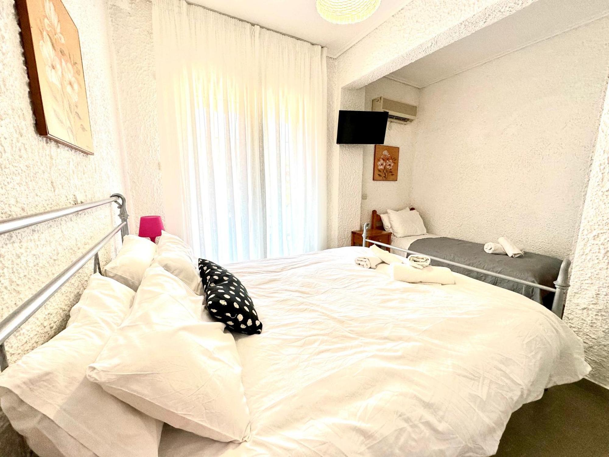 Katerina Apartments 네오스 피르고스 객실 사진