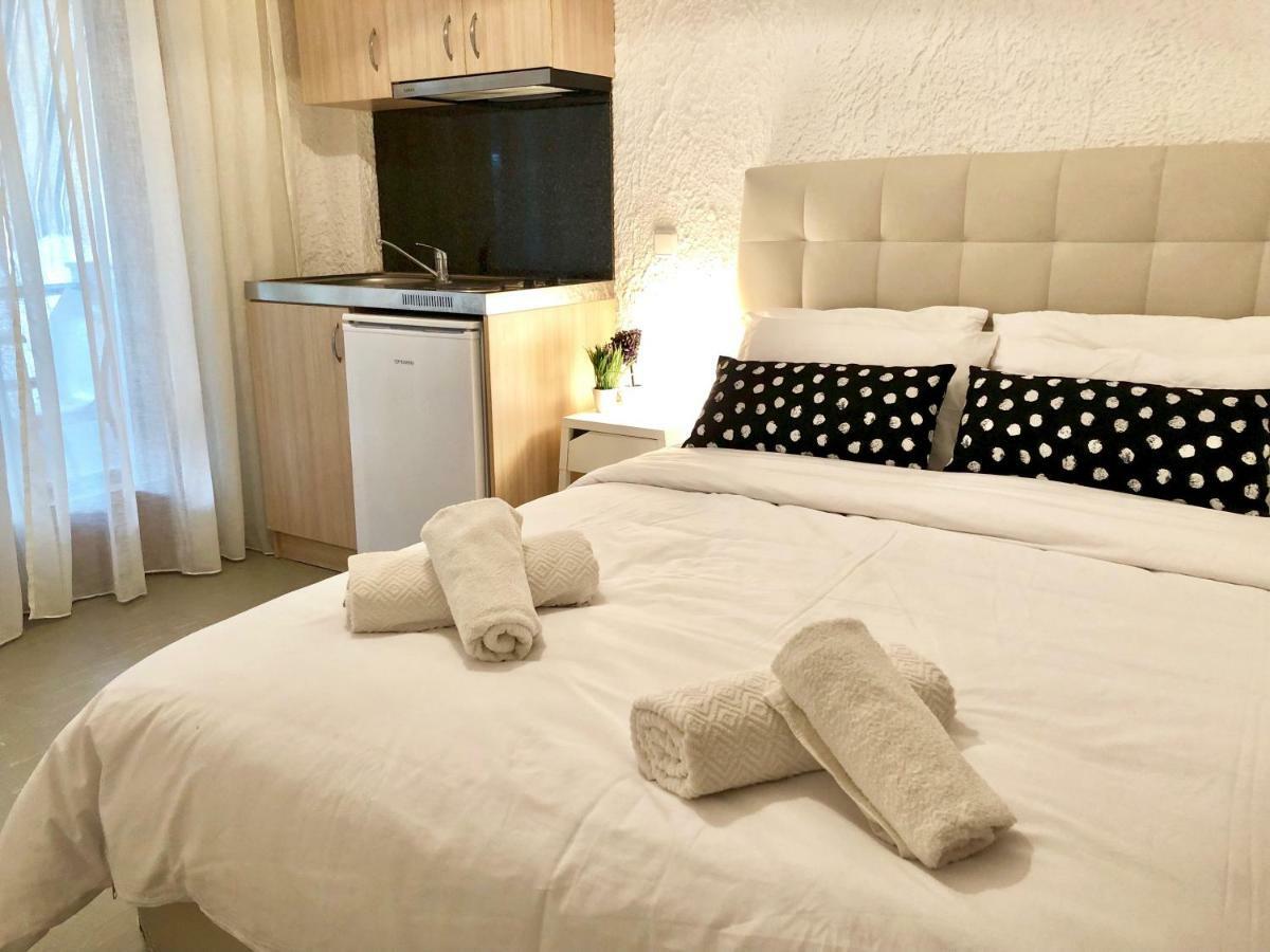 Katerina Apartments 네오스 피르고스 외부 사진